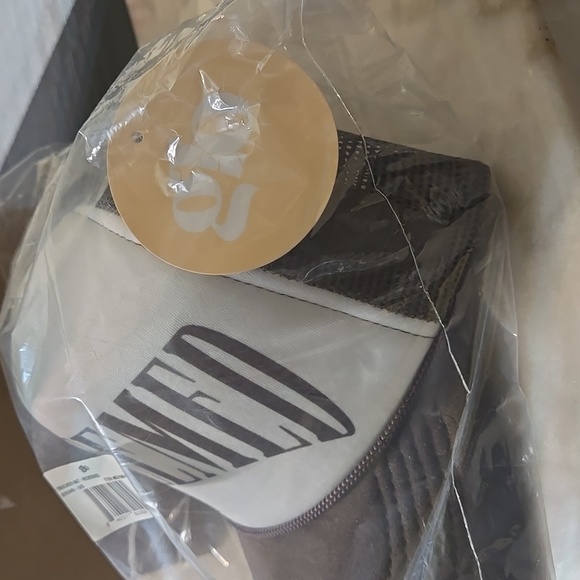 NWT GLO 'REDEEMED' Snapback Hat - Picture 6 of 6